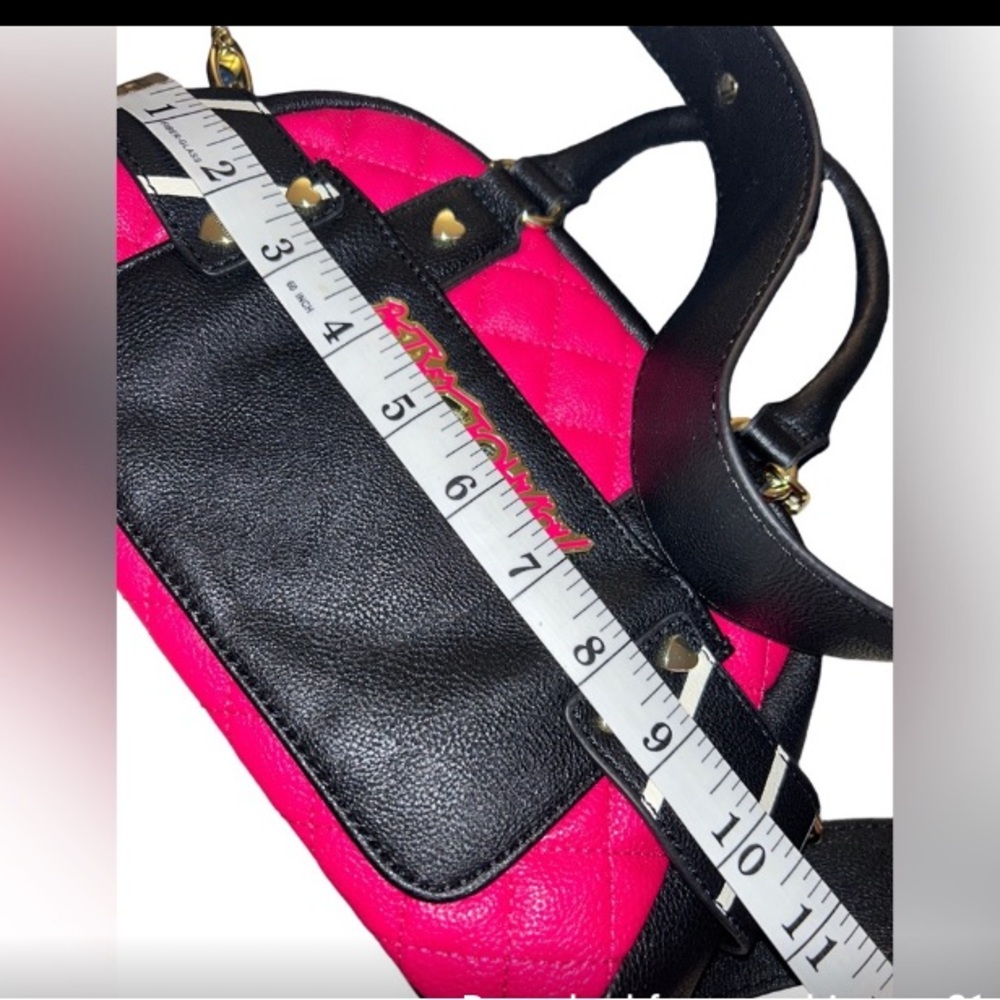 BETSEY JOHNSON Pink & Black w/ Flower Guitar Strap Purse NWOT - Picture 9 of 11